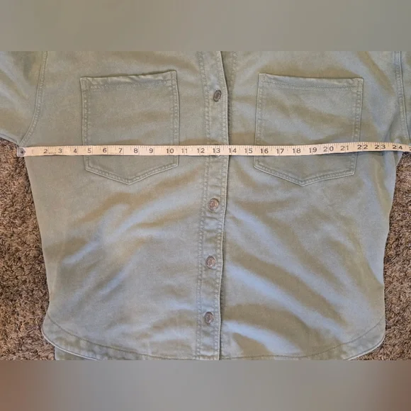 Z Supply All Day Knit Denim Jacket Size MEDIUM- (Tiny Hole Near Neck) - Picture 5 of 13